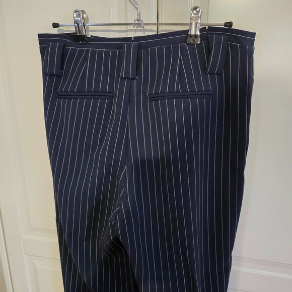 only Striped trousers size 34 are equivalent to XXS or XS - Picture 2 of 3